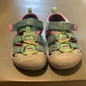 Size 5 Keen Toddler shoes
